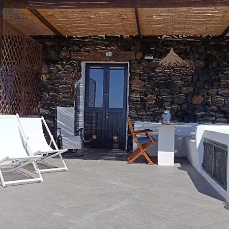 Dammusi Qawsara Pantelleria